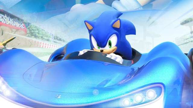 Sonic in his racing car in Team Sonic Racing.