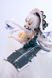 Azur Lane Illustrious Figure