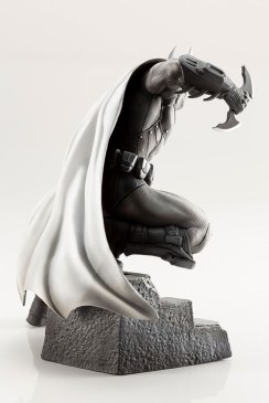 Batman Arkham Figure