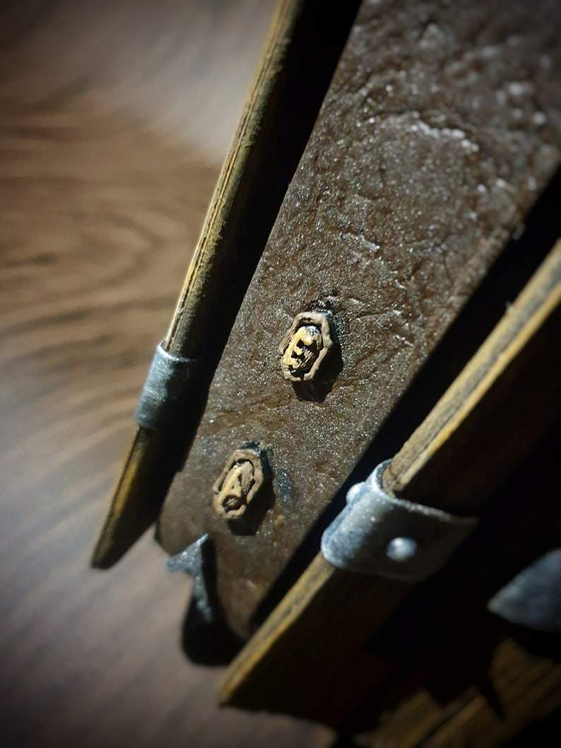 Assassin's Creed Valhalla Fan Makes an Amazing PS5 Kit Cover