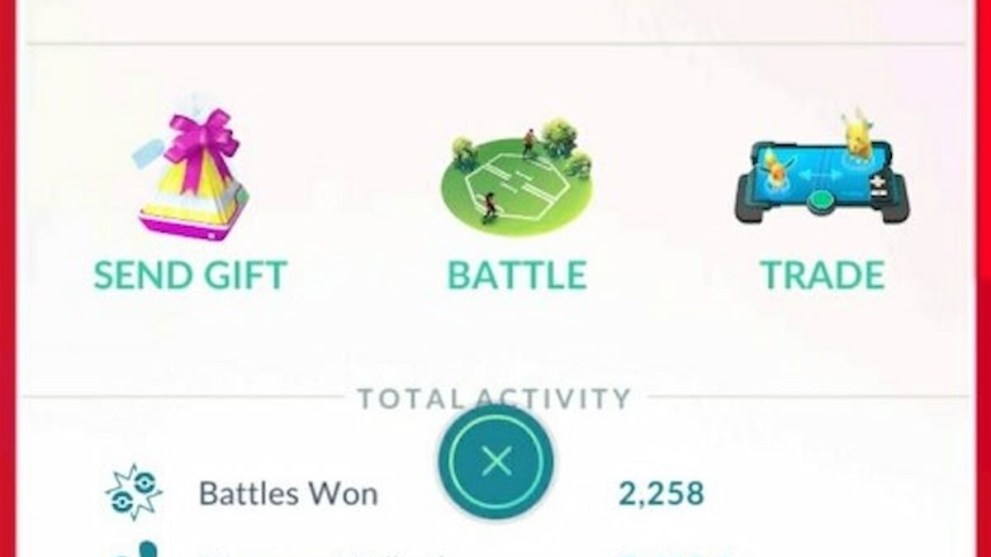 Choosing the battle option in Pokemon GO