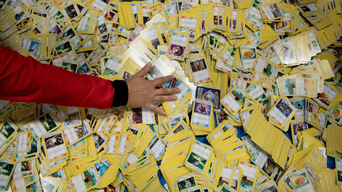 How Many Cards Are in a Pokemon Deck? Pokemon TCG Deck Size Explained - Twinfinite How Many Cards Are in a Pokemon Deck? Pokemon TCG Deck Size Explained - Twinfinite