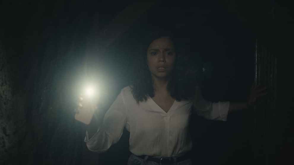 Georgina Campbell as Tess in 20th Century Studios' BARBARIAN, exclusively on Hulu. Photo courtesy of 20th Century Studios. © 2022 20th Century Studios. All Rights Reserved.