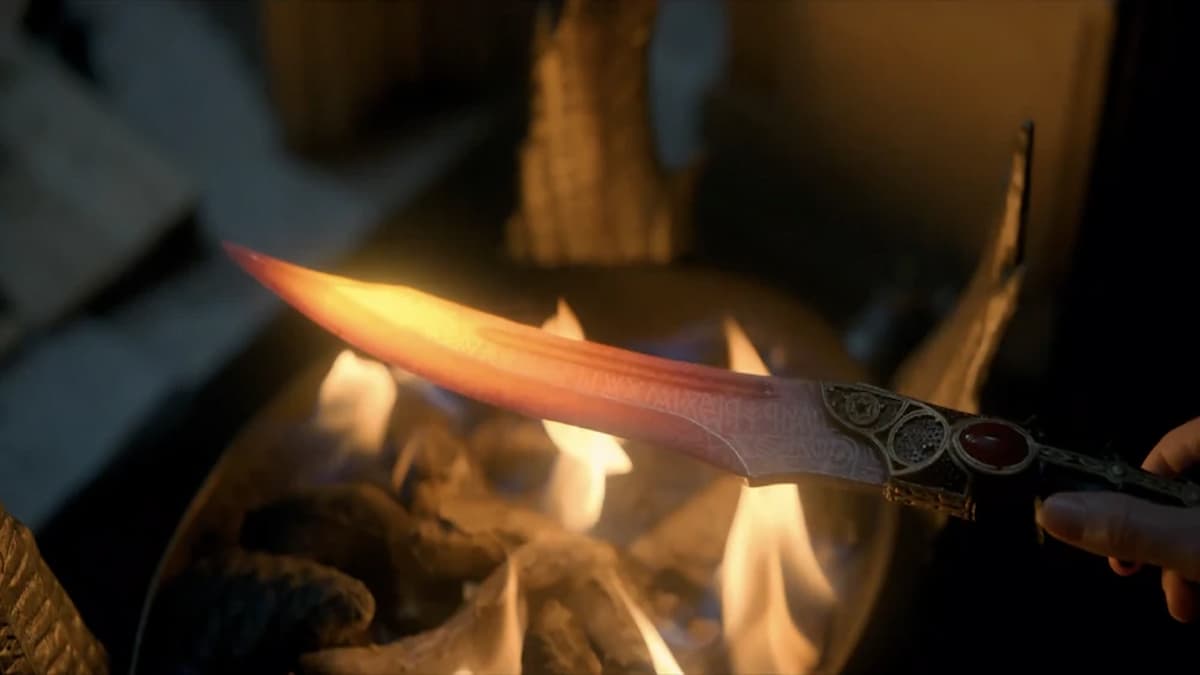 Catspaw Dagger with prophecy revealed by fire.