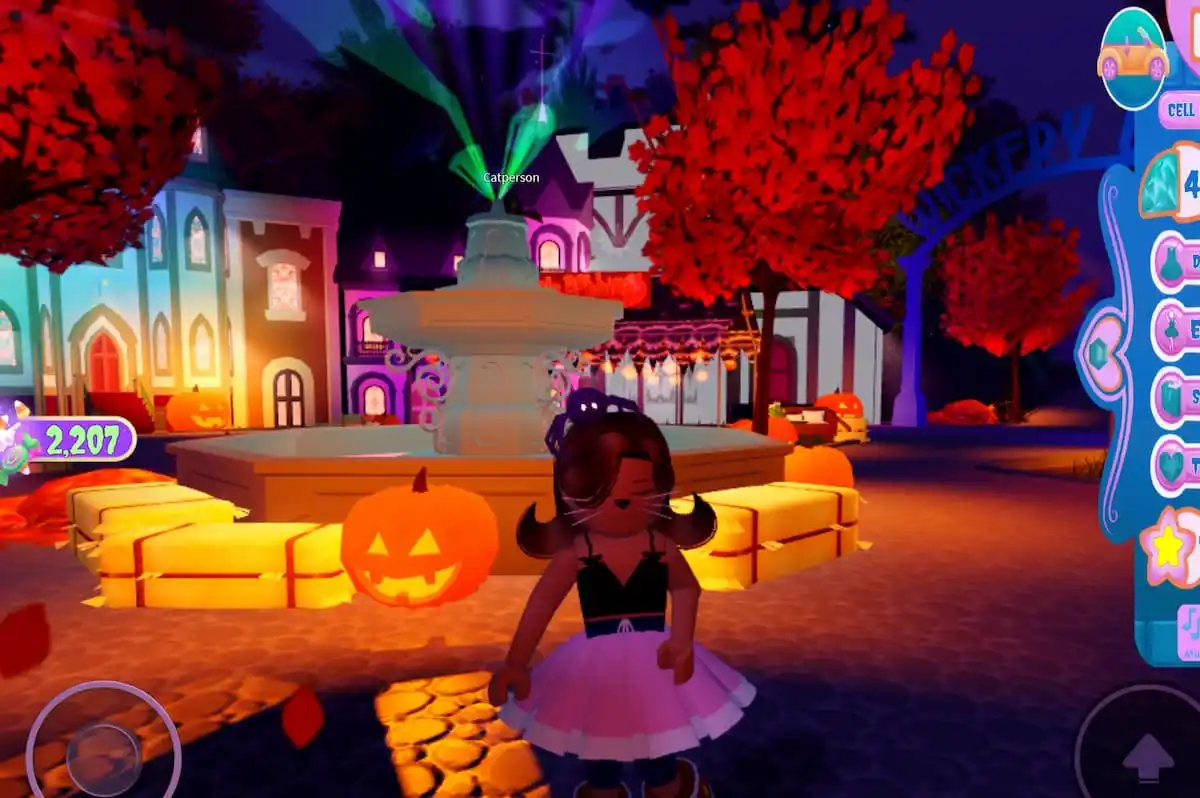 How to Get the Royale High Halloween Halo in Roblox