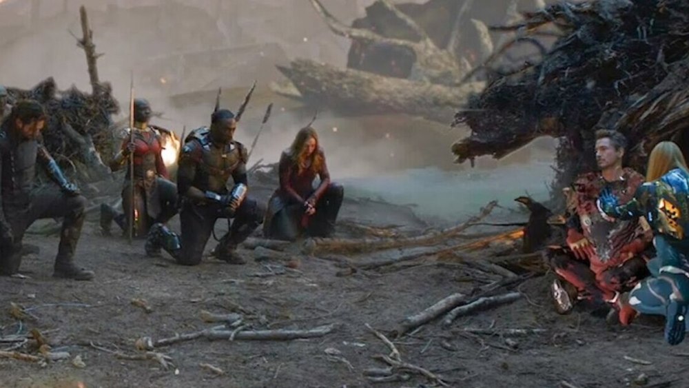 Avengers take a knee Deleted Scene in Avengers Endgame