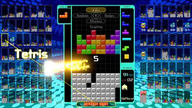 A match in progress in Tetris 99