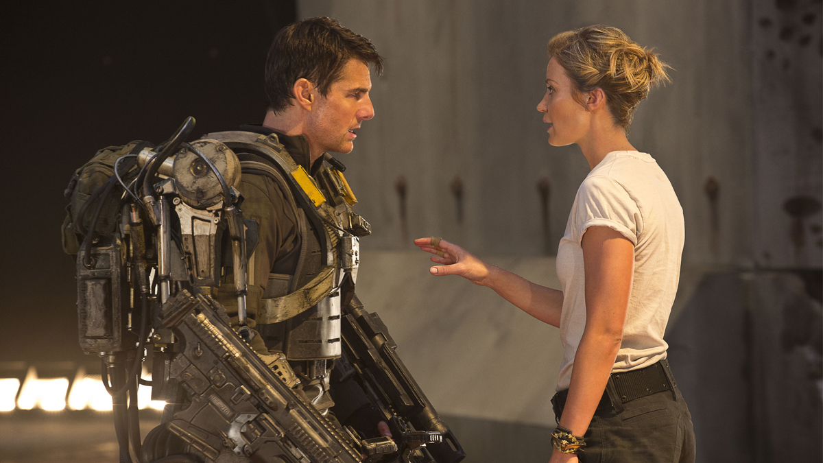 Tom Cruise as Cage and Emily Blunt as Rita in Edge of Tomorrow.
