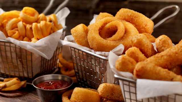 Baskets of onion rings