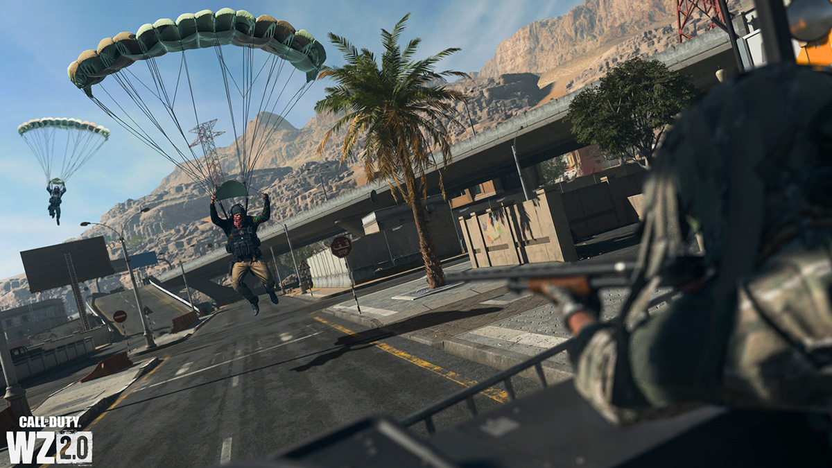 Warzone 2 character aiming at parachuting player