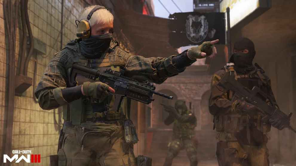 Two operators in MW3, with one pointing off to the right