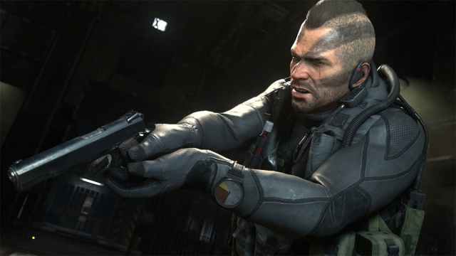 Guy Holding a Gun in Modern Warfare 2 Remastered