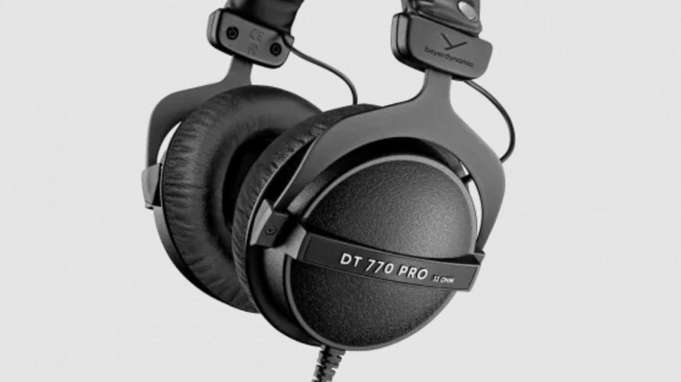 Beyerdynamic DT 770 PRO 32 Ohm closed-back audiophile gaming headphones