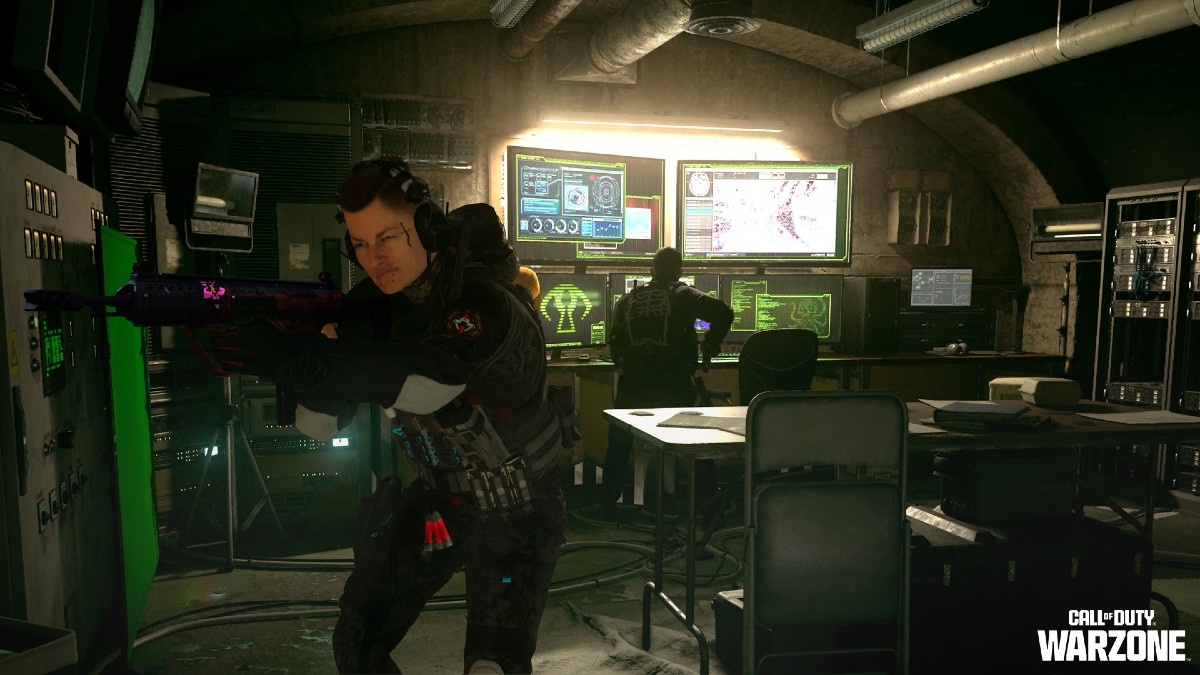 Soldiers in a lab in Warzone.