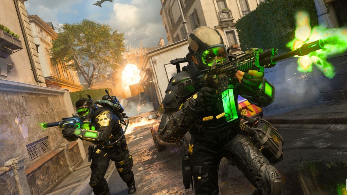 Front shot of two players aiming down sights in Hyper Cranked Mode in MW3 Season 4
