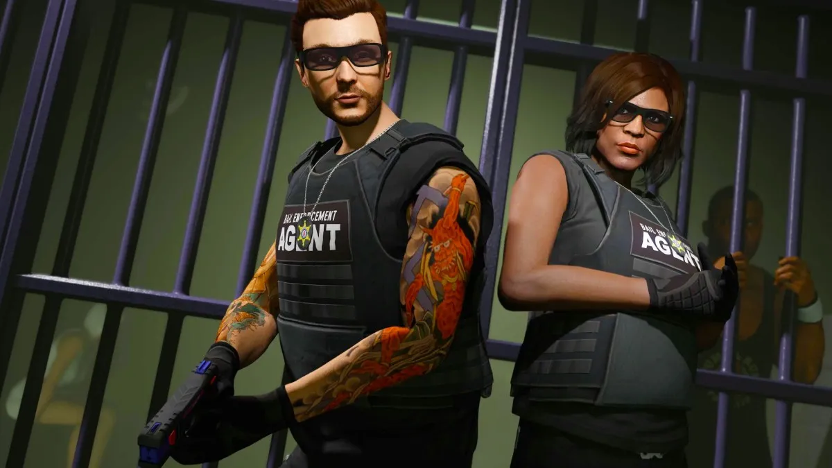 Image of a male and female GTA online police in front of a cell with prisoners.