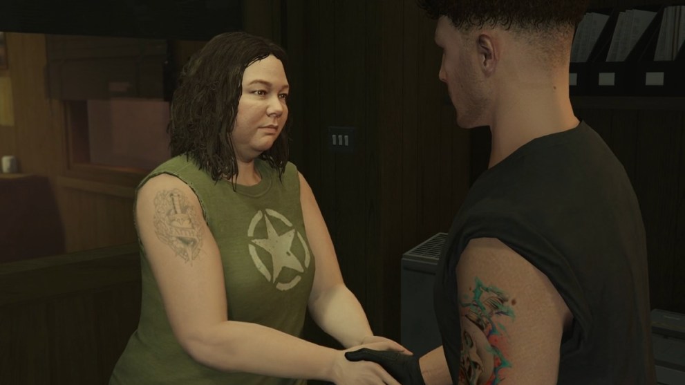 Maude shaking the player character's hand in GTA Online.