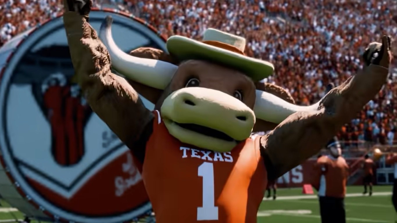 Best defensive playbooks College Football 25 - a Texas fooball mascot celebrating