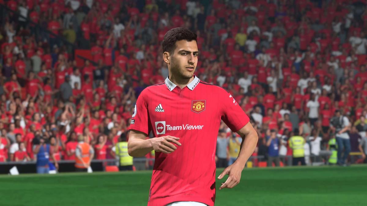 EA Sports FC 25 Diogo Dalot wearing Manchester United shirt