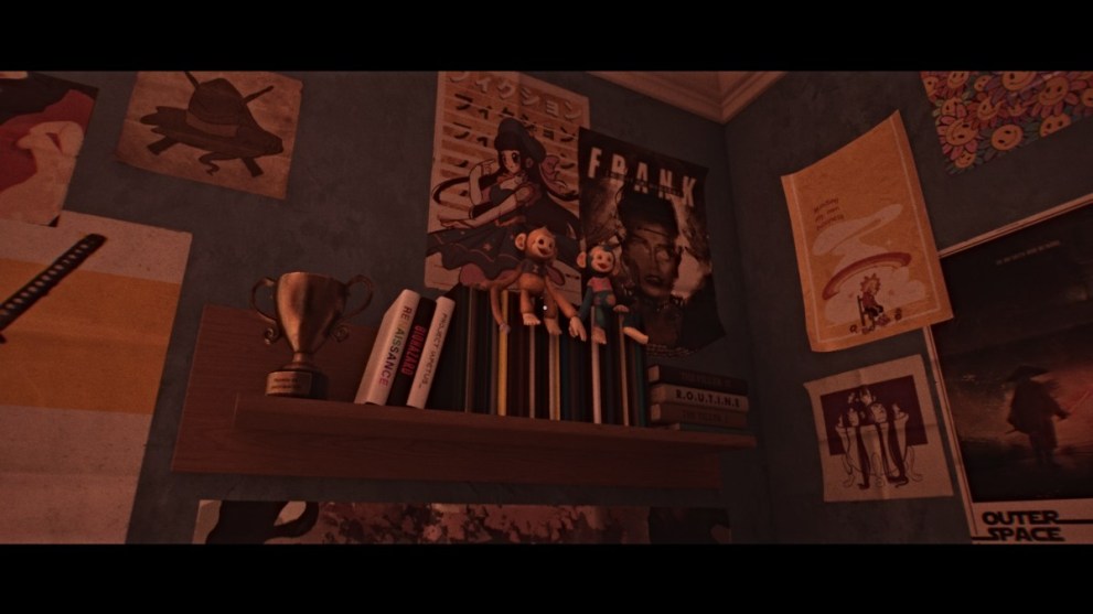 Monkeys on bookshelf in LUTO