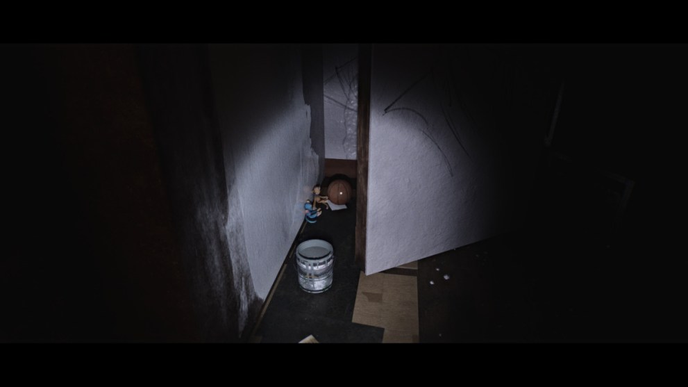 Monkeys behind a panel in LUTO